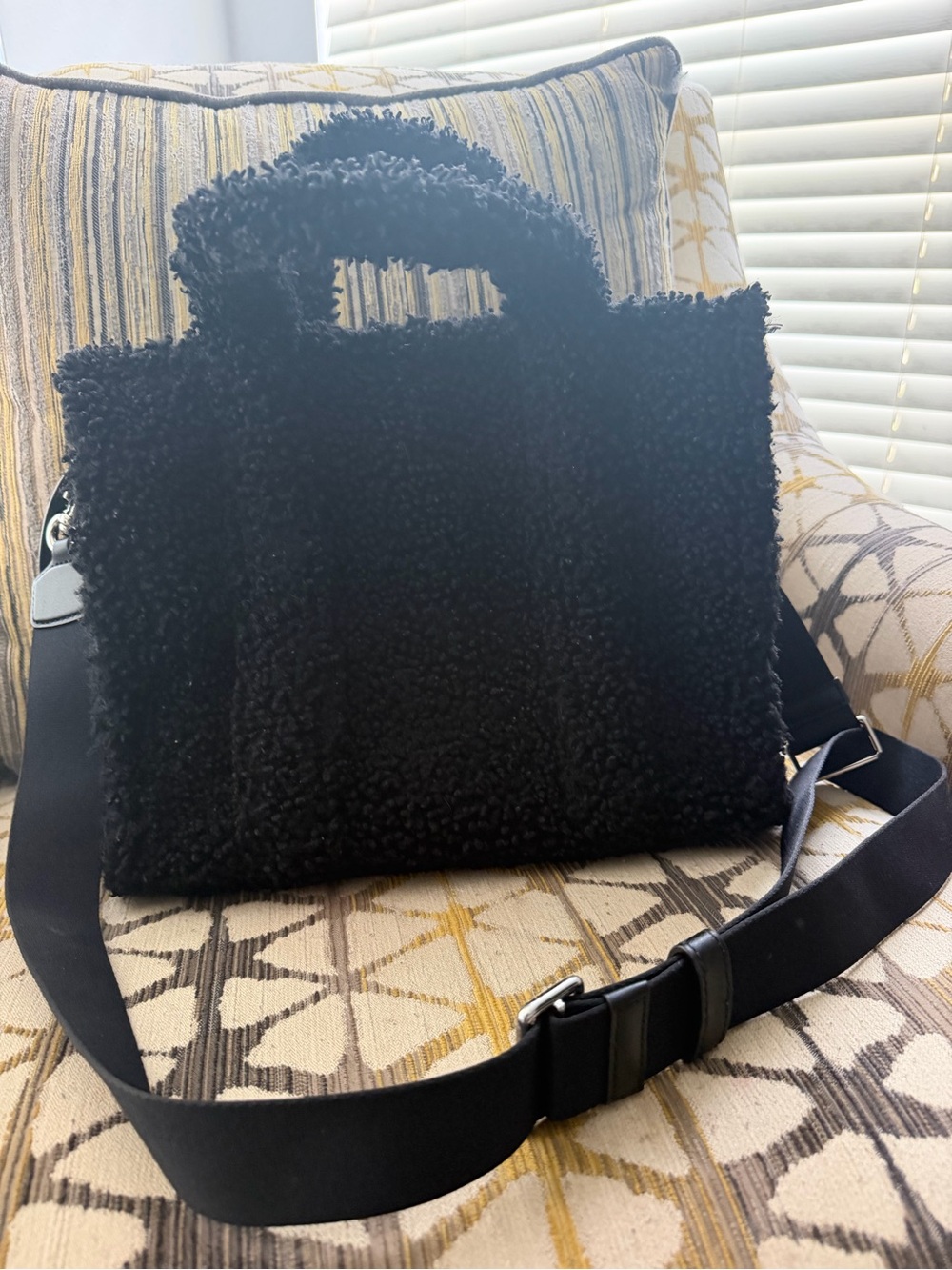 Marc Jacobs Black The Tote Bag Teddy Sherpa Tote - Picture 2 of 5